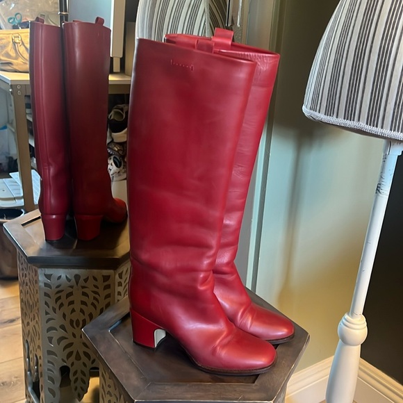 ๐ 1 hour sale. Valentino Garavani, Red Leather Tall Boots, EU 38, US 7.5, w/ COA - Picture 1 of 13